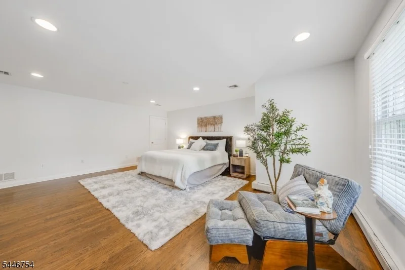 Photo of 53 Maple Ave