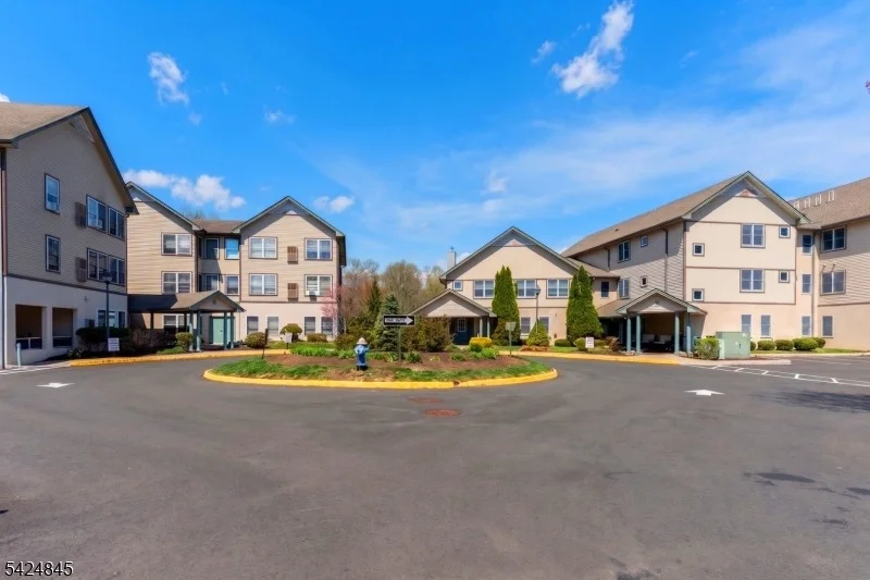 Photo of Unit 2K at 81 Park Edge