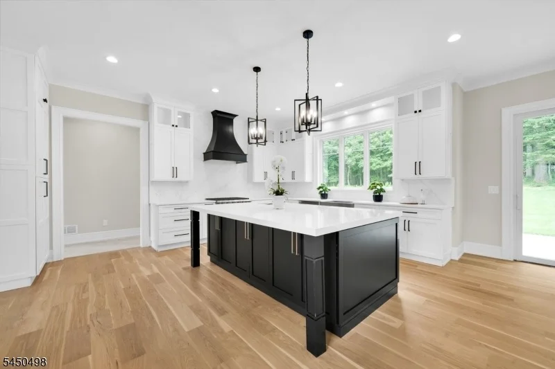 Photo of 237 Mountainside Rd