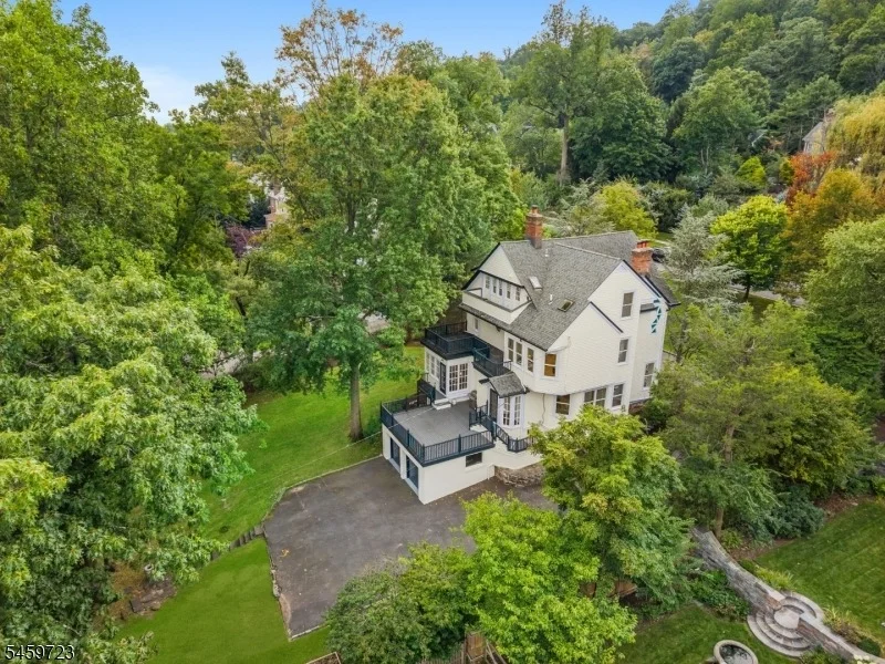 Photo of 303 Upper Mountain Avenue
