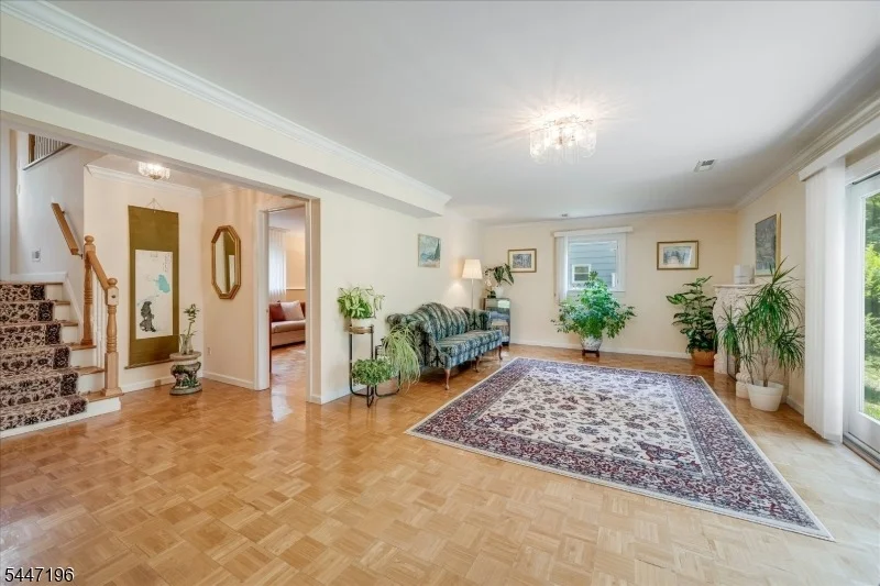 Photo of 57 Robbins Ave