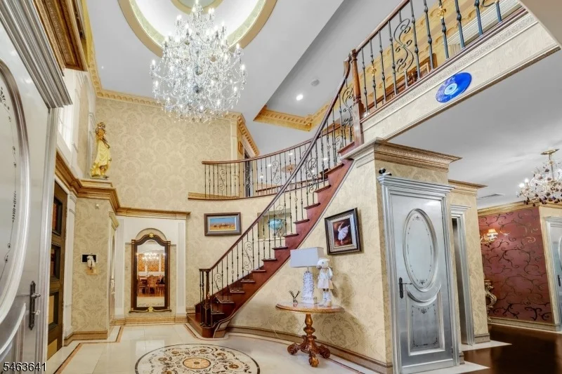Photo of 1088 Dearborn Rd