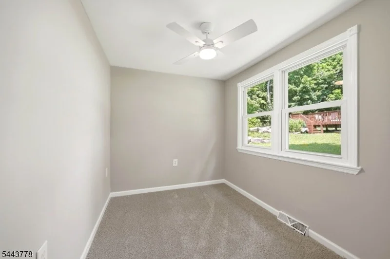 Photo of 82 Fairview Dr