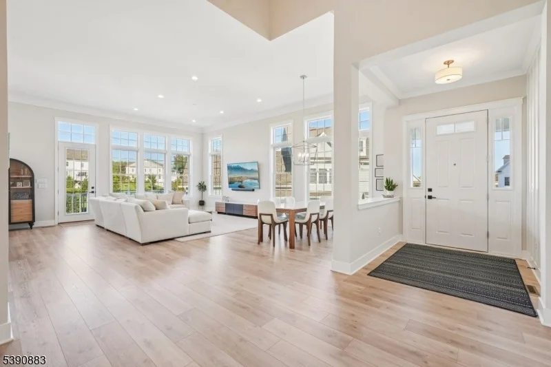 Photo of 30 Juniper Ct