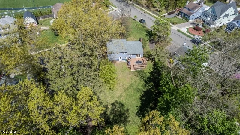 Photo of 30 Bellaire Dr