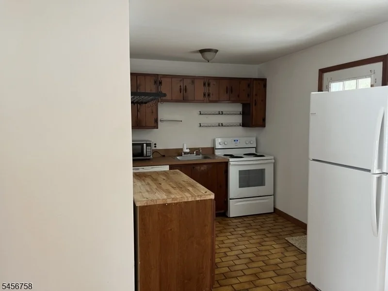 Photo of 6 Jans Way