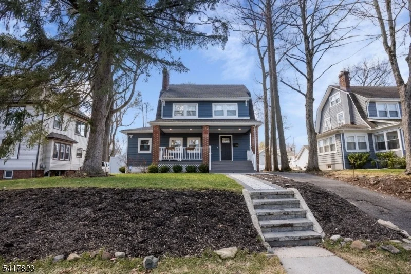 Photo of 246 Stirling Ave