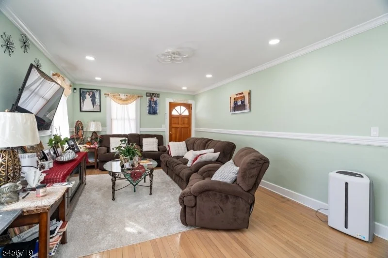 Photo of 18 Elycroft Ave
