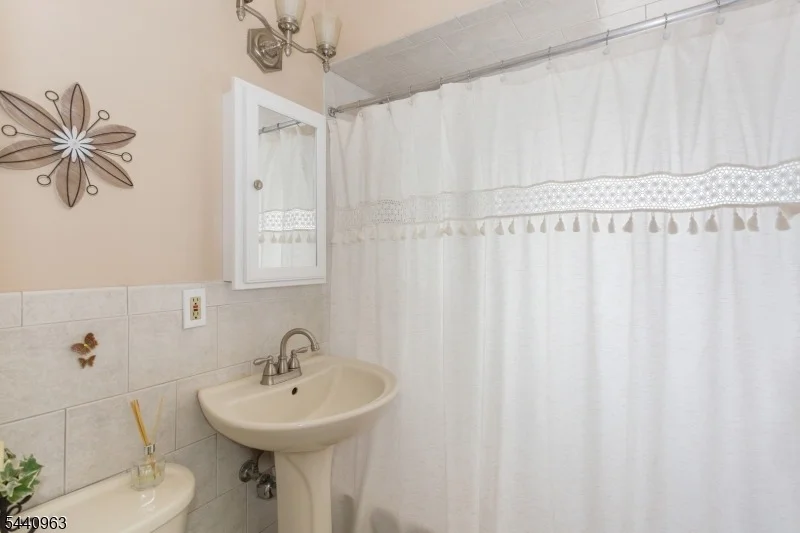 Photo of 18 Jerome Dr