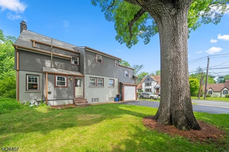 Photo of 192 Gregory Ave