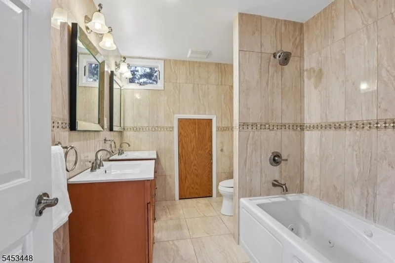 Photo of 650 Ridgewood Rd