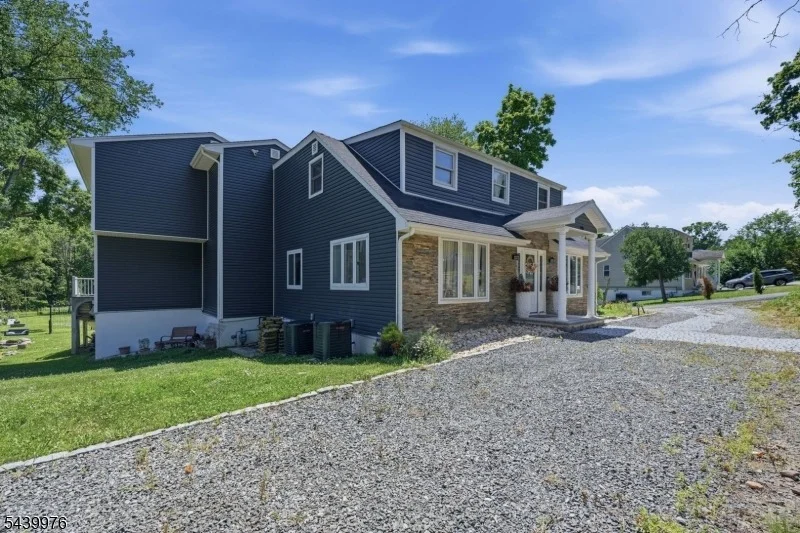 Photo of 190 Pine Brook Rd