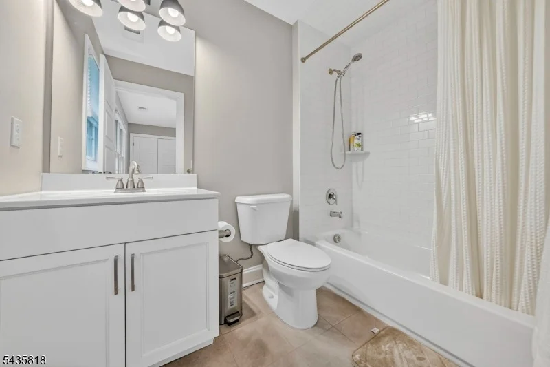 Photo of 74 Haggerty Dr