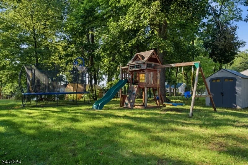 Photo of 15 Stonehill Rd
