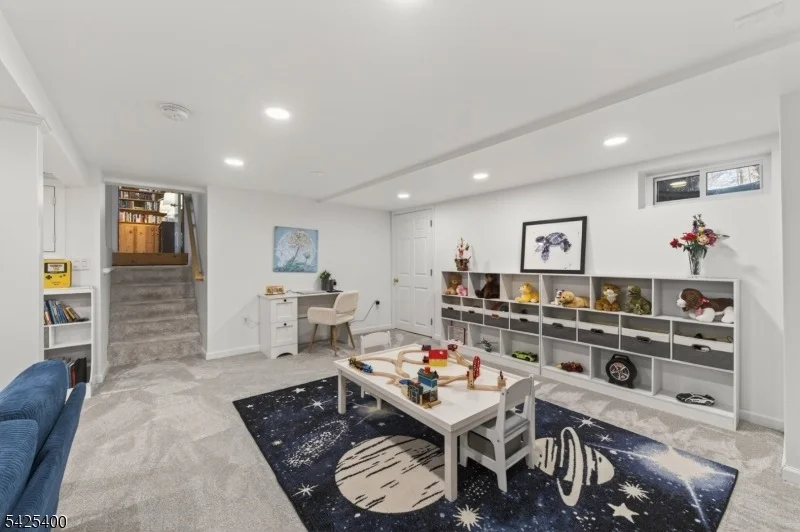 Photo of 28 Spring Ridge Dr