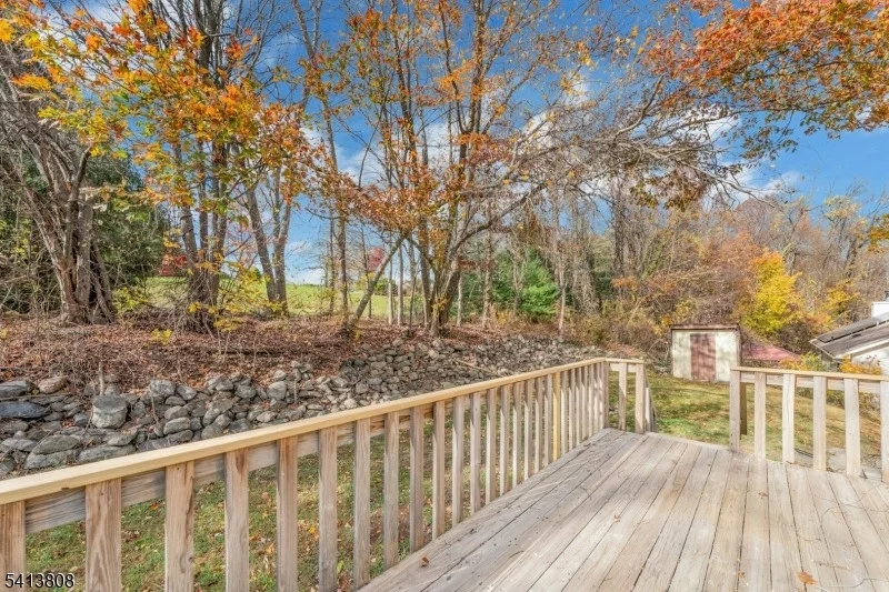 Photo of 39 Delaware Rd