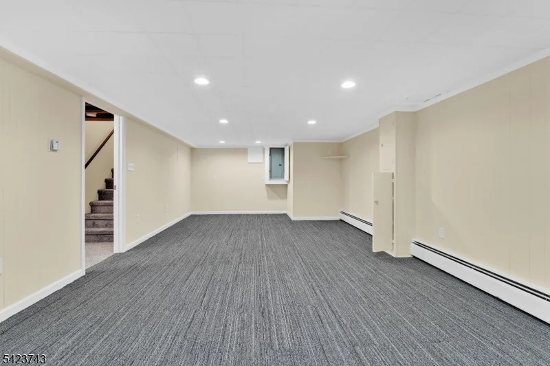 Photo of 16 Lingert Ave