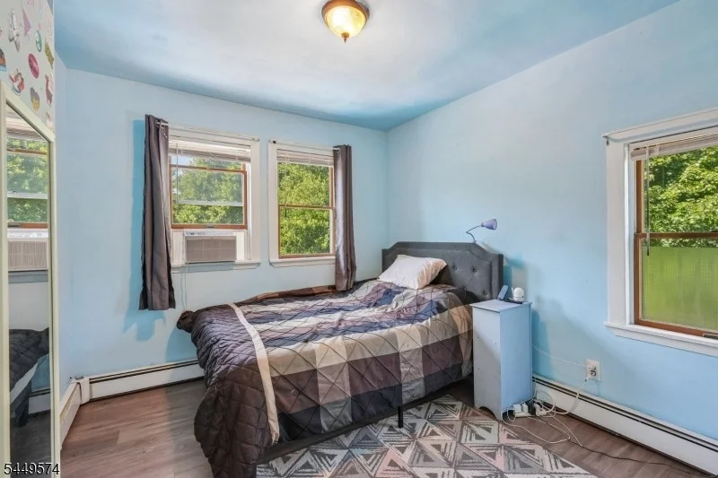 Photo of 2 Howard St
