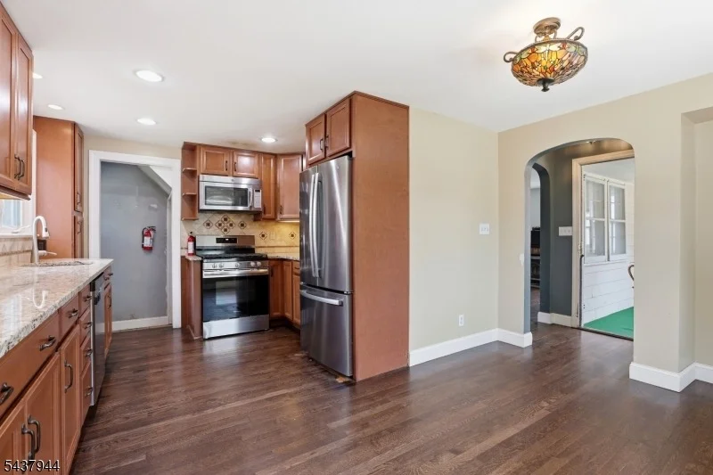 Photo of 641 Greenbrook Rd