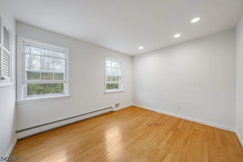 Photo of 638 River Rd