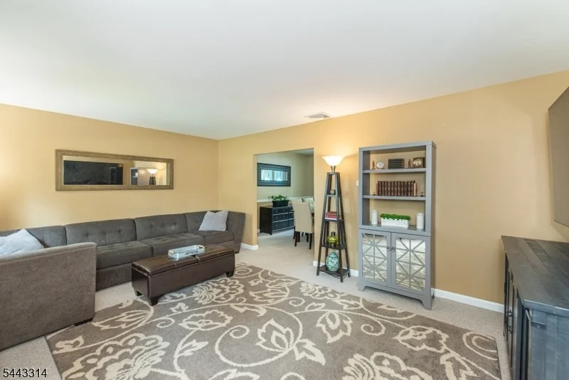 Photo of 37 Camelot Dr