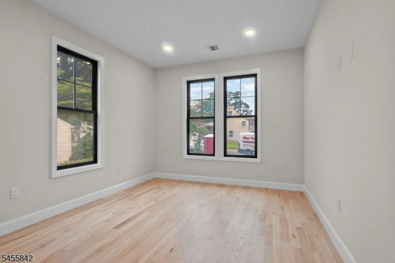 Photo of 41 Lefke Ln