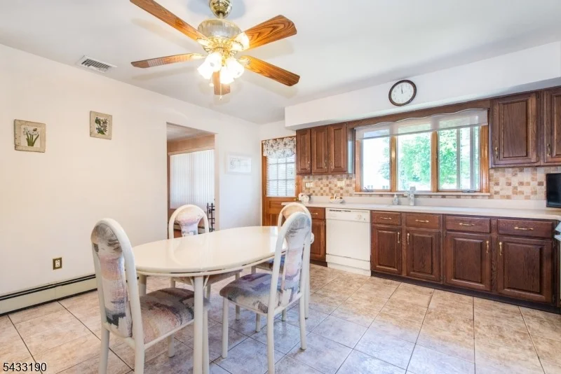 Photo of 8 Carlos Dr