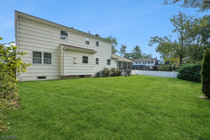 Photo of 25 MANCHESTER DRIVE