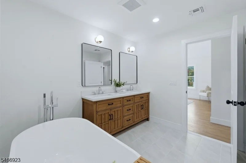 Photo of 37 Maple Ave
