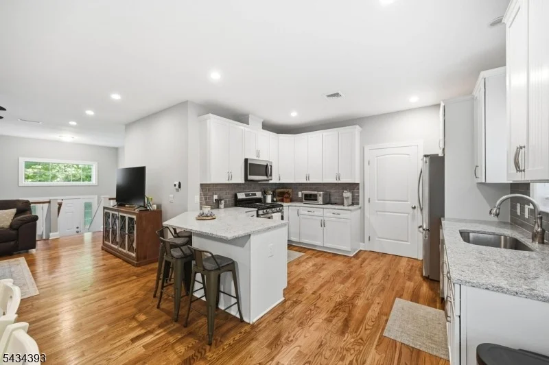 Photo of 461 Westbrook Rd