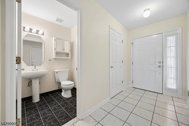 Photo of 35 Maple Ln