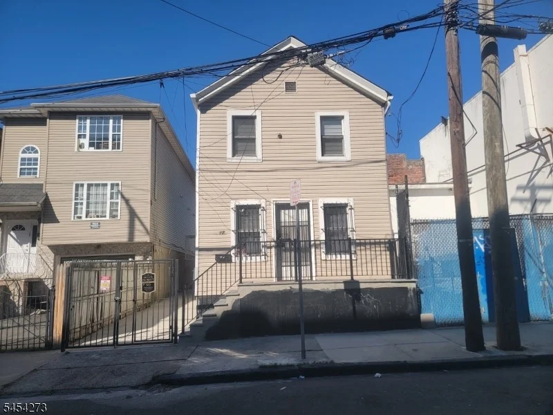 Photo of 12 Thomas St
