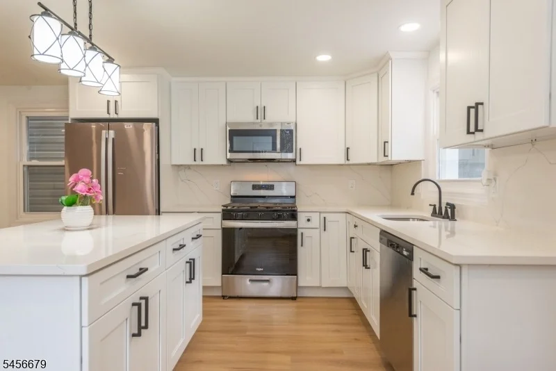 Photo of 549 Beach St