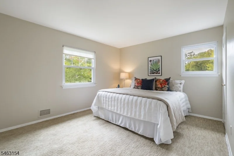 Photo of 43 Chaucer Dr