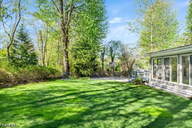 Photo of 28 Spring Ridge Dr