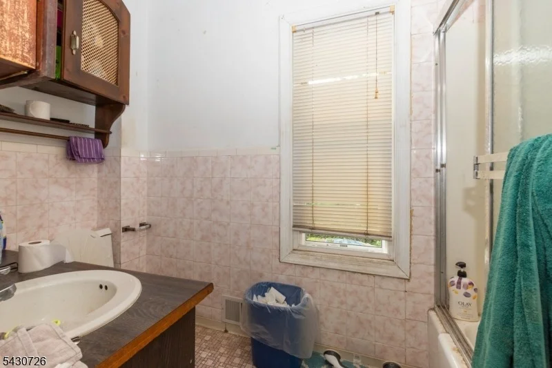 Photo of 230 Aldene Rd