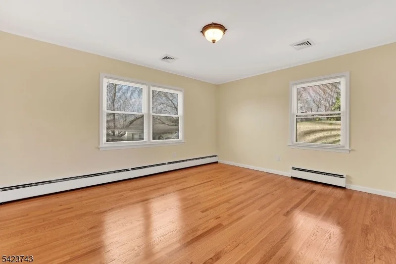 Photo of 16 Lingert Ave