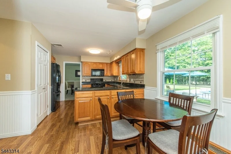 Photo of 37 Camelot Dr