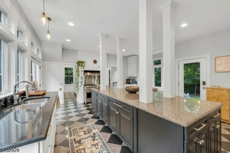 Photo of 42 Llewellyn Rd