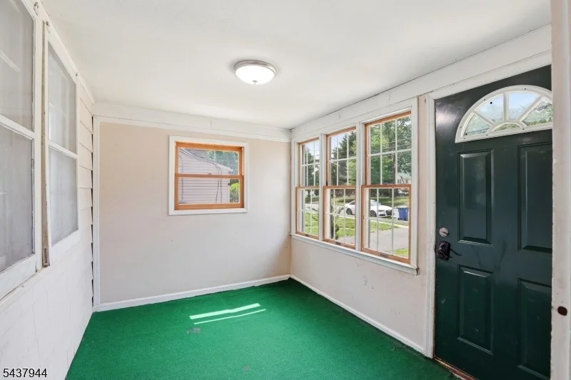 Photo of 641 Greenbrook Rd