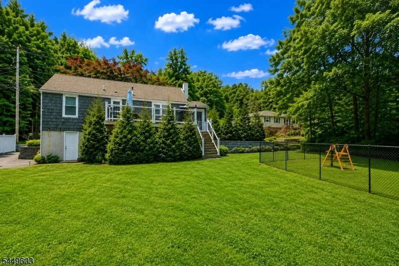 Photo of 18 Tamarack Rd