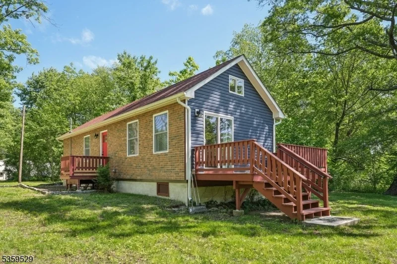 Photo of 57 Riverlawn Dr