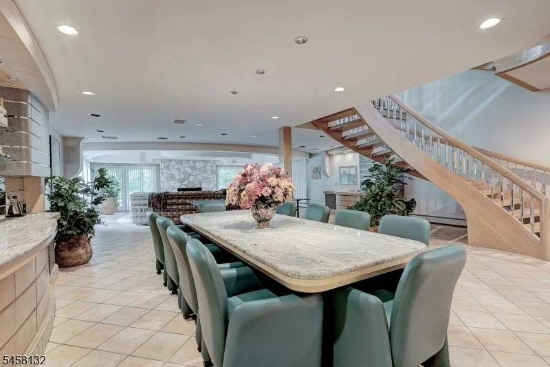 Photo of 52 Edgemont Rd