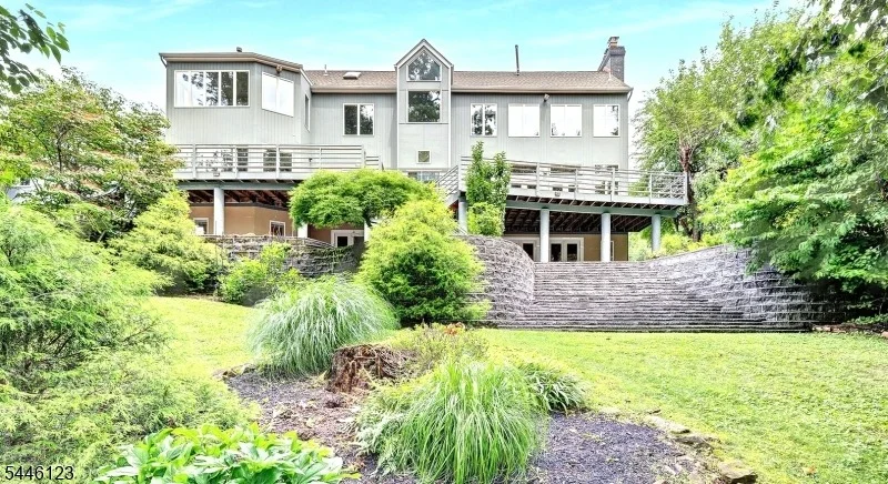 Photo of 30 Ellsworth Dr