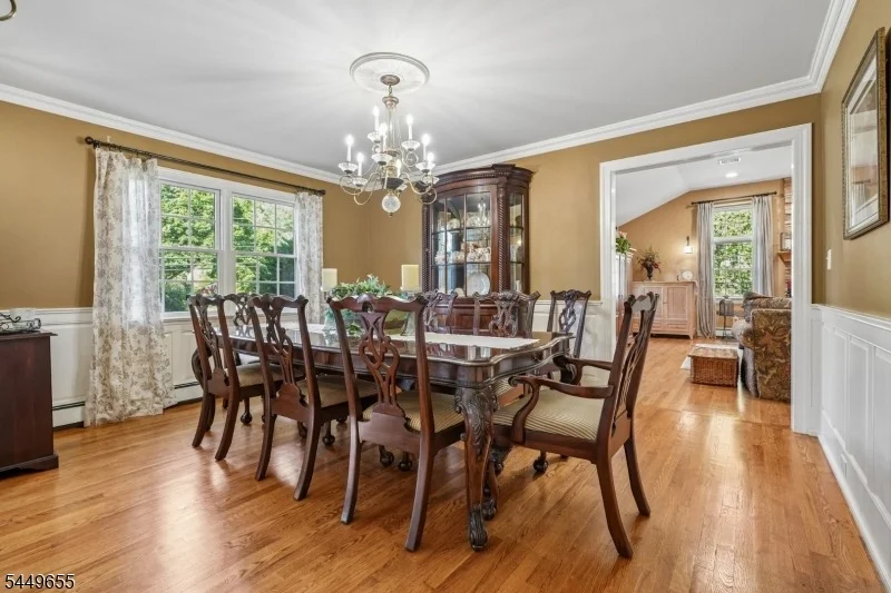 Photo of 9 Pitcairn Dr