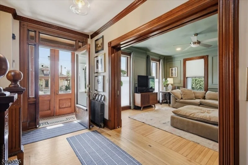 Photo of 406 W Moore St