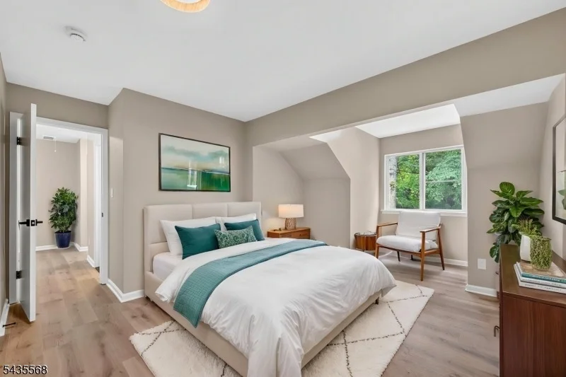 Photo of 32 Woods Edge Dr