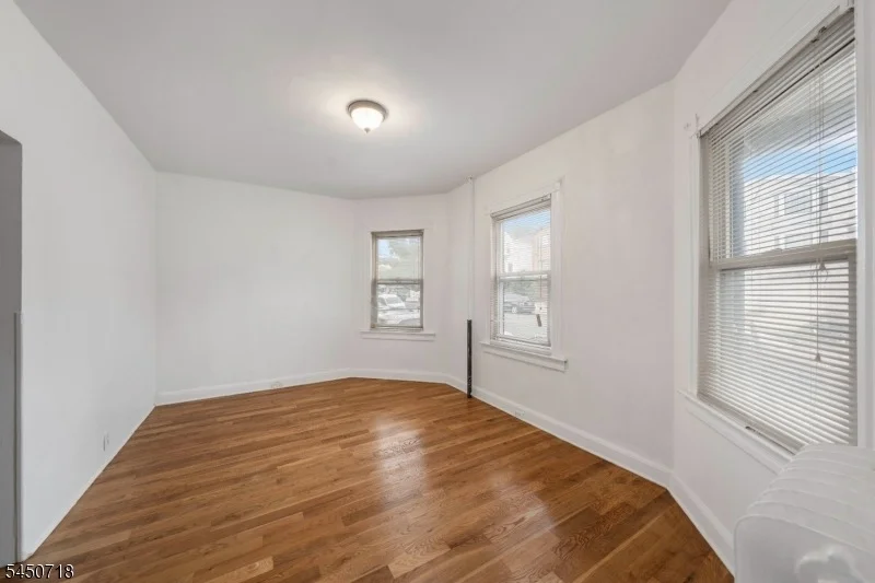 Photo of 352 Forest St