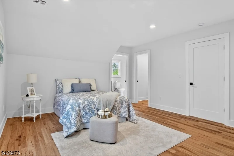 Photo of 287 Orange Rd
