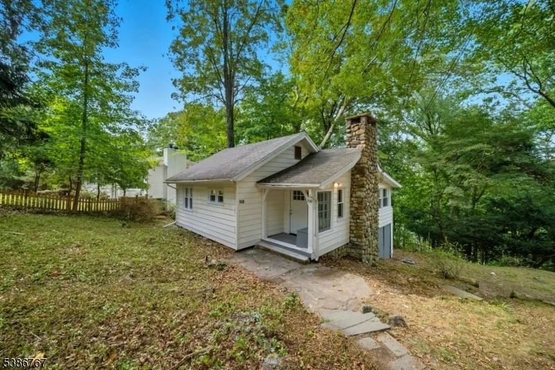 Photo of 330 Springbrook Trl